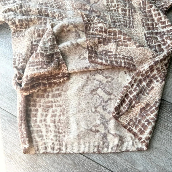 Vintage Claudia D Snakeskin Pattern  Lambswool Blend Soft Sweatwer - Picture 10 of 12
